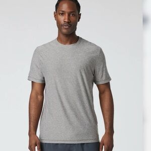 NWT Men’s Vuori Strato Tech Tee